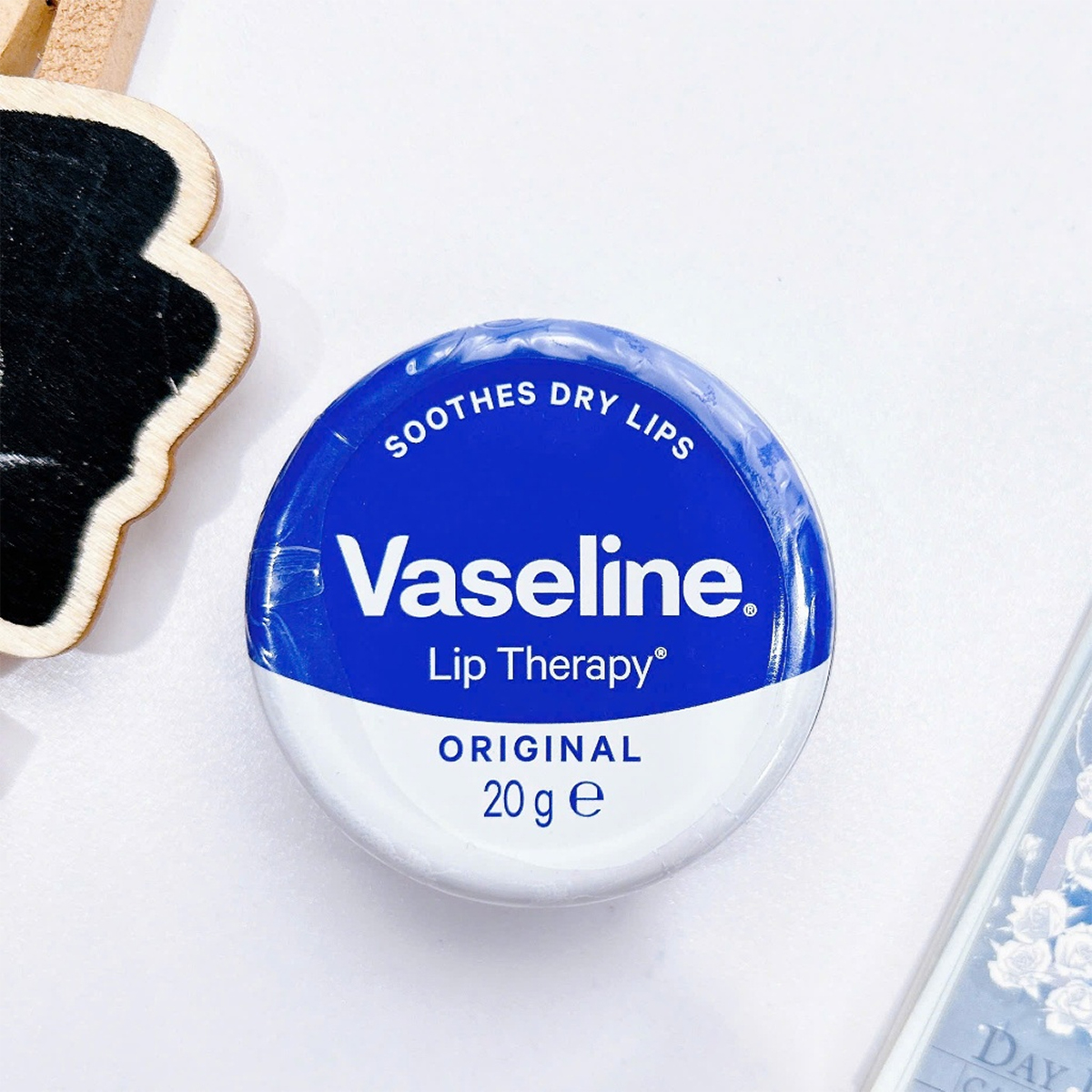 Dưỡng môi Vaseline lip therapy