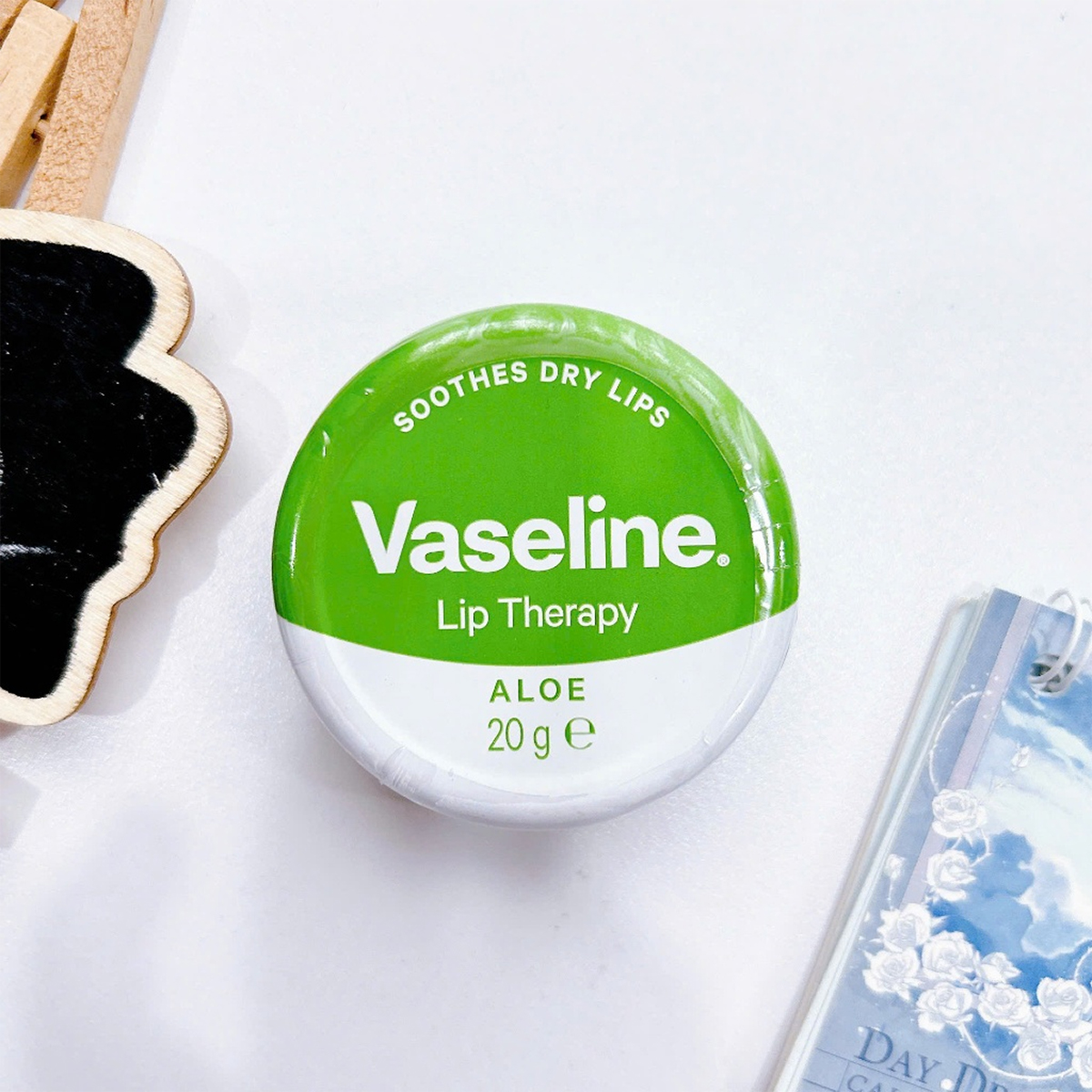 Dưỡng môi Vaseline lip therapy